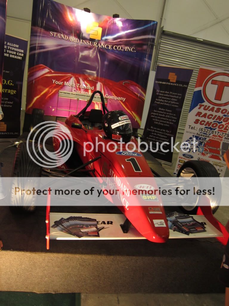 IMAGE: http://i869.photobucket.com/albums/ab253/jennbart_888/HONDA%20GEB%20in%20WTC/039.jpg