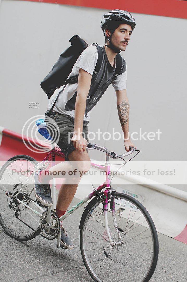 photo london-fashion-week-street-style-collections-4R2A2222as.jpg