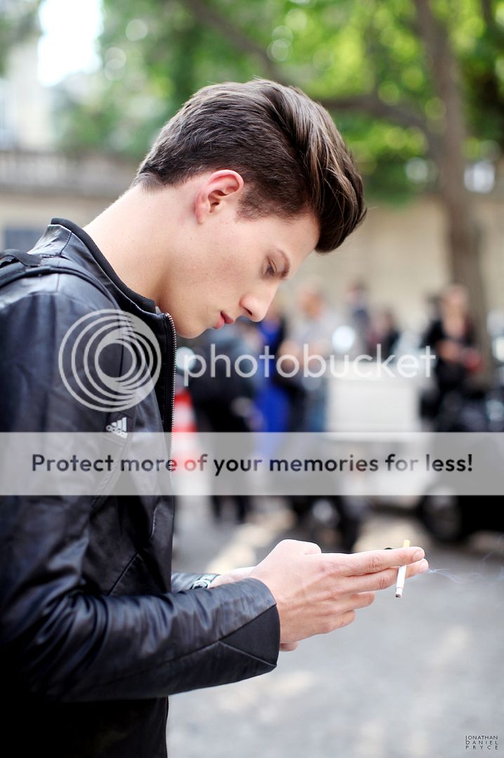 photo models-off-duty-paris-street-style-smoking-IMG_1878a.jpg